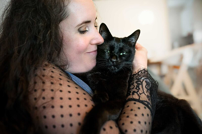 Emotionales Katzenfotoshooting Luzern bei Kater Goma zu Hause