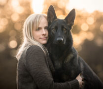 Hund und Mensch Fotoshooting Schweiz Schaeferhund