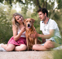 Hund-und Menschfotografie Schweiz brauner Labrador Hundefotoshooting